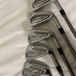 Srixon ZX5 6,7,8,9,PW RH GRAPHITE