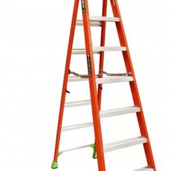 LOUISVILLE Stepladder: 8 ft Ladder Ht, 7 Steps, 300 lb