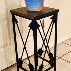 Metal Plant Stand With Ceramic Planter Pot 