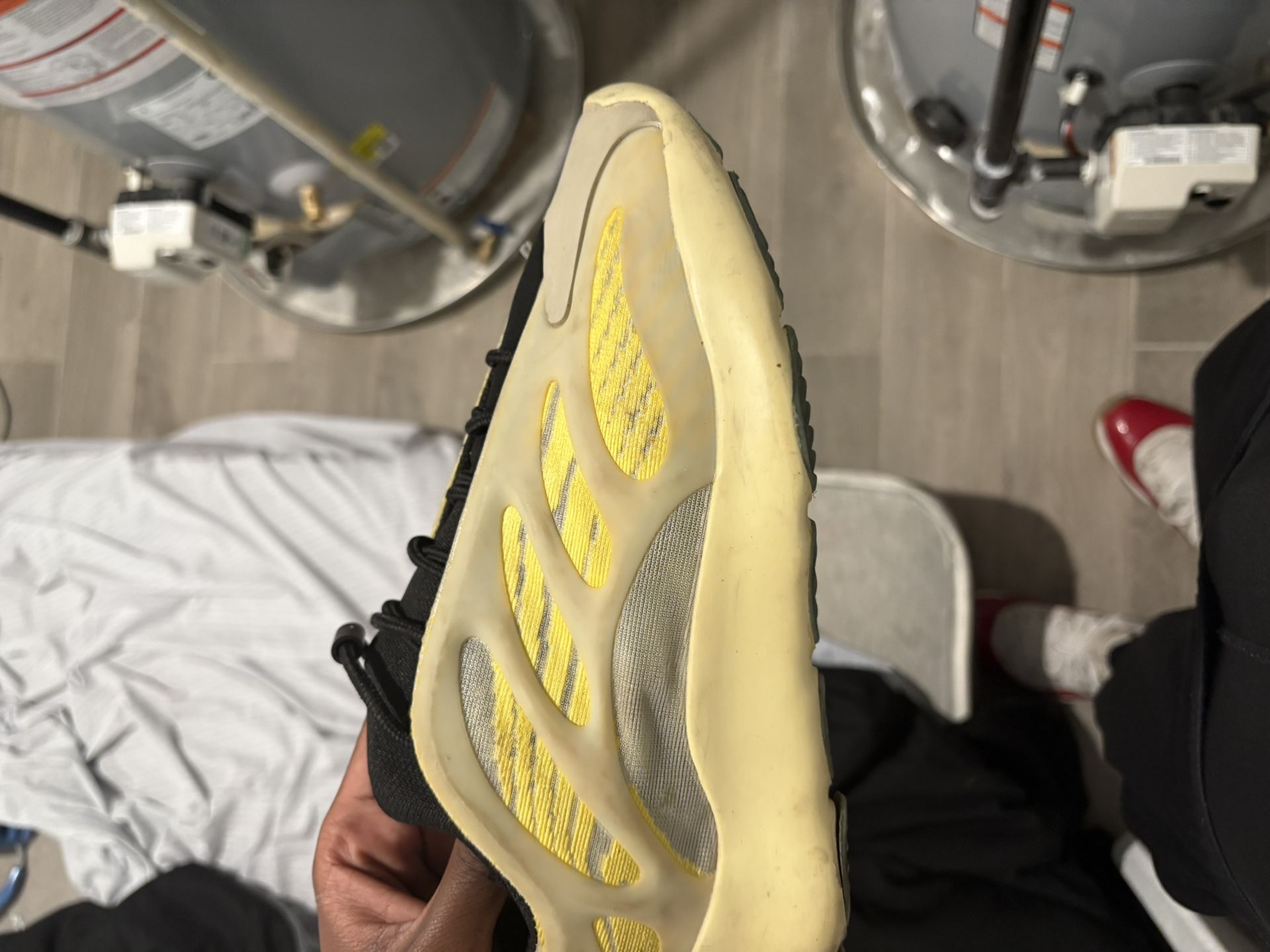 Yeezy 700 Safflower