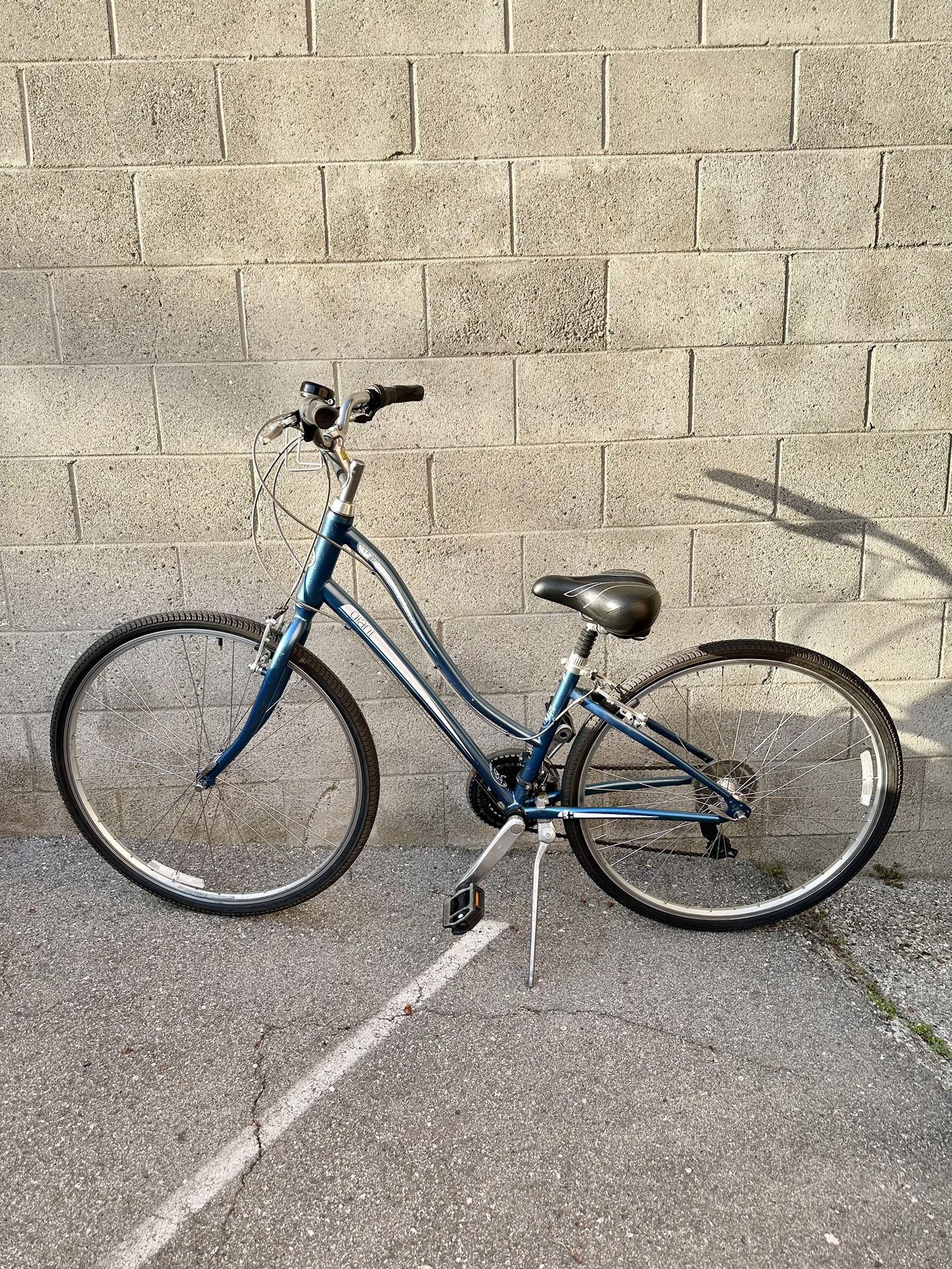 Women’s XS - Small Bike, LIKE NEW, 27” Wheels, Giant LIV Cypress STW Blue City Commuter Hybrid Bicycle Light 