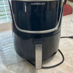 Gently Used GoWISE USA GW22956  7-Quart Electric Air Fryer with Dehydrator. (Lakeway,78738)