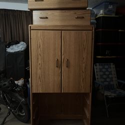 Armoire/wardrobe/dresser