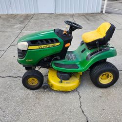 John Deere D100 riding lawnmower, 17.5hp engine, 42" deck,  5 speed transmission,  Runs good  many new parts, delivery available.