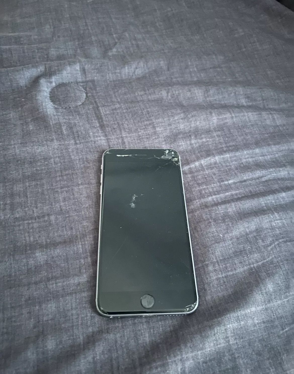 Apple iPhone 6s plus 32 GB Space Gray; READ DESCRIPTION