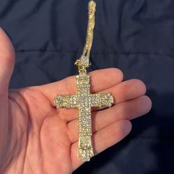 Men’s cross pendant 14k gold