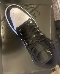 Air Jordan 1s Mid Black/Silver