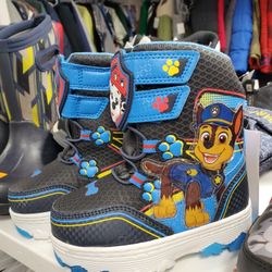 New Snow Boots Size 8