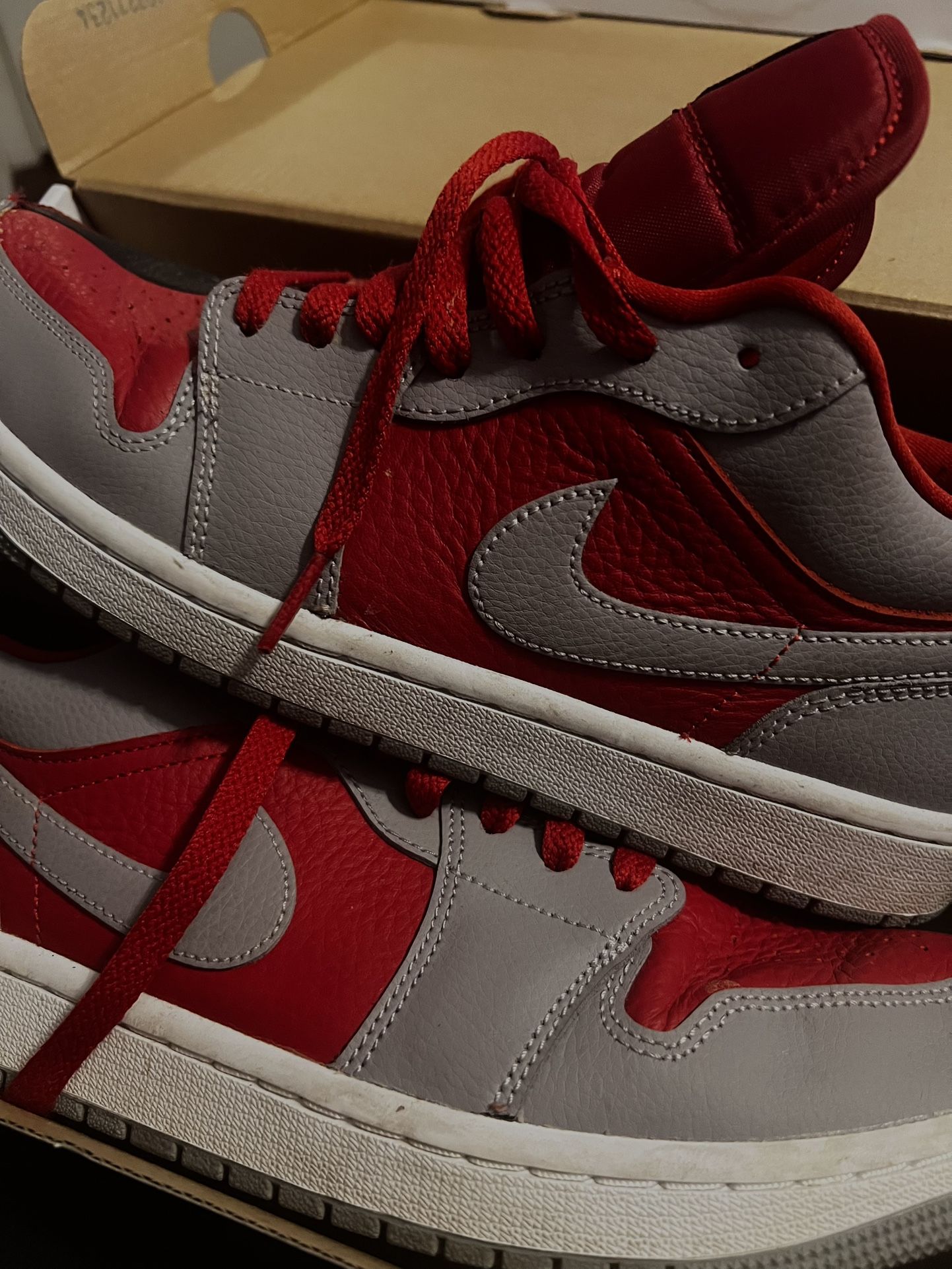 woman’s air jordan 1 low se