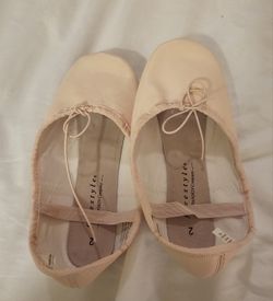 Size 2 Danskin Freestyle Ballet Shoes