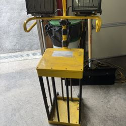 Halogen Telescoping Lights. New Bulbs Installed. Must Pick Up