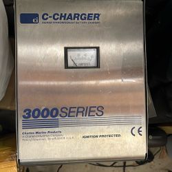 97 Cruisers Yachts Boat Charles Marine C-Charger 3000 series battery charger
