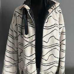 Good Condition Black And White Jacket 😍