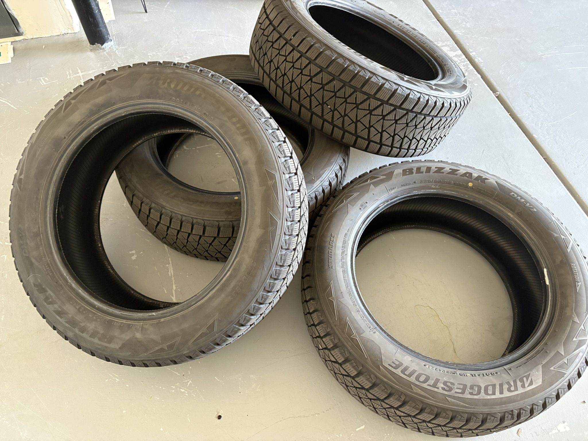 Bridgestone Blizzak DM-V2 Snow Tires Set of 4
