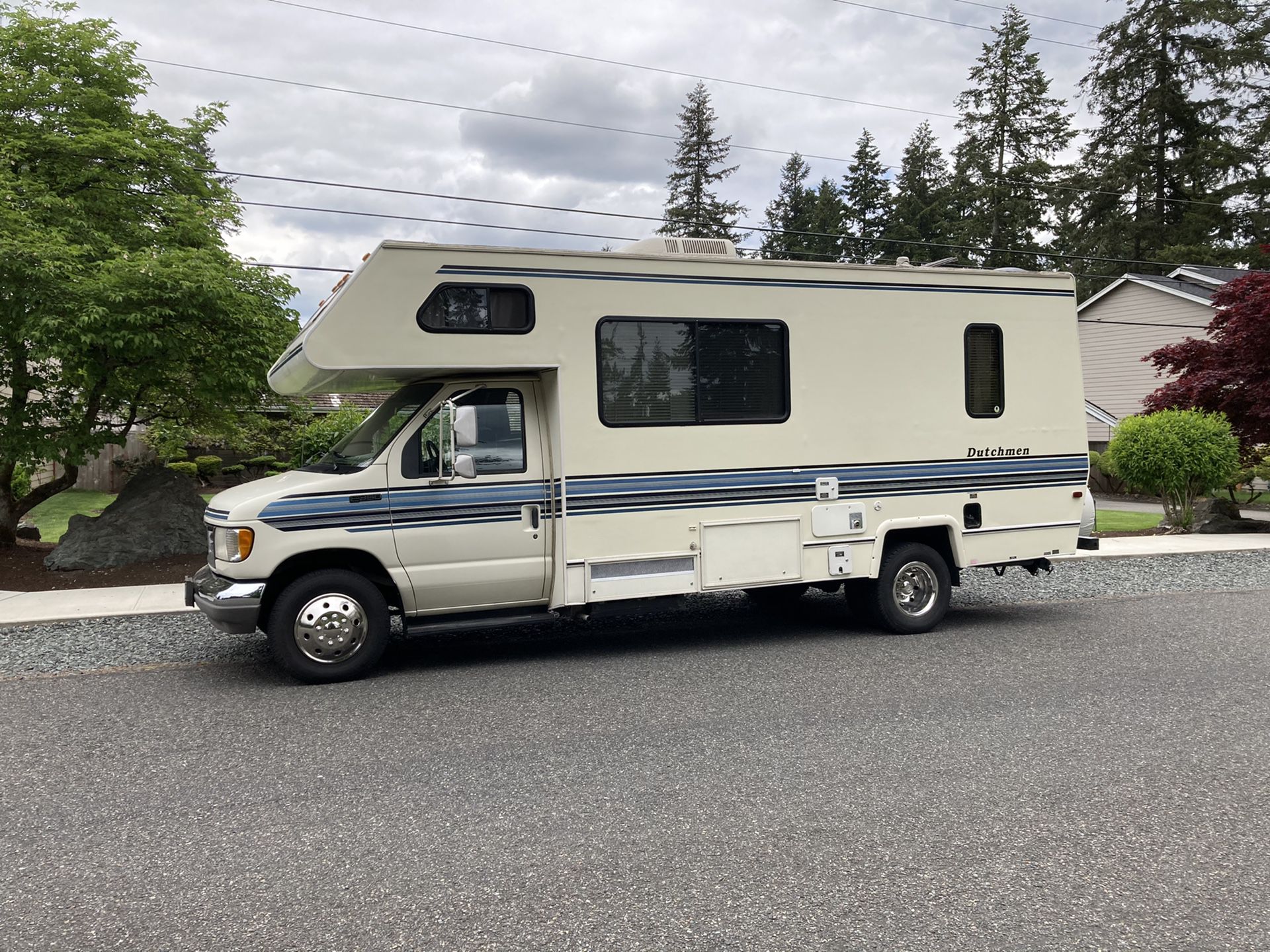 1998 Dutchman 22 foot class C motorhome Roof AC generator awning Ford chassis Low miles