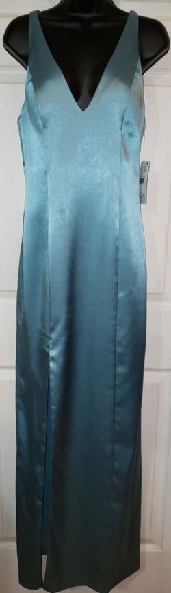 Long Satin Formal Dress In Steel Blue SIZE 6, Not Stretchy Materiral. NWT