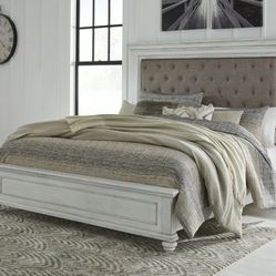 Kanwyn Whitewash Queen Upholstered Panel Bed


