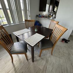 Dining Table With 4 Chairs 