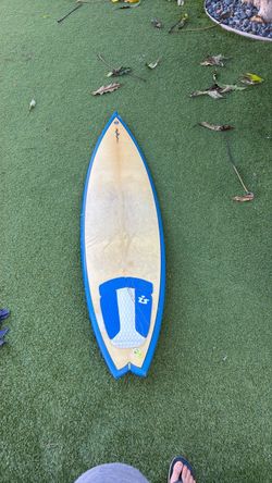 Surfboard: 6’8” Mistven swallowtail