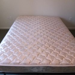Queen Size Bed 