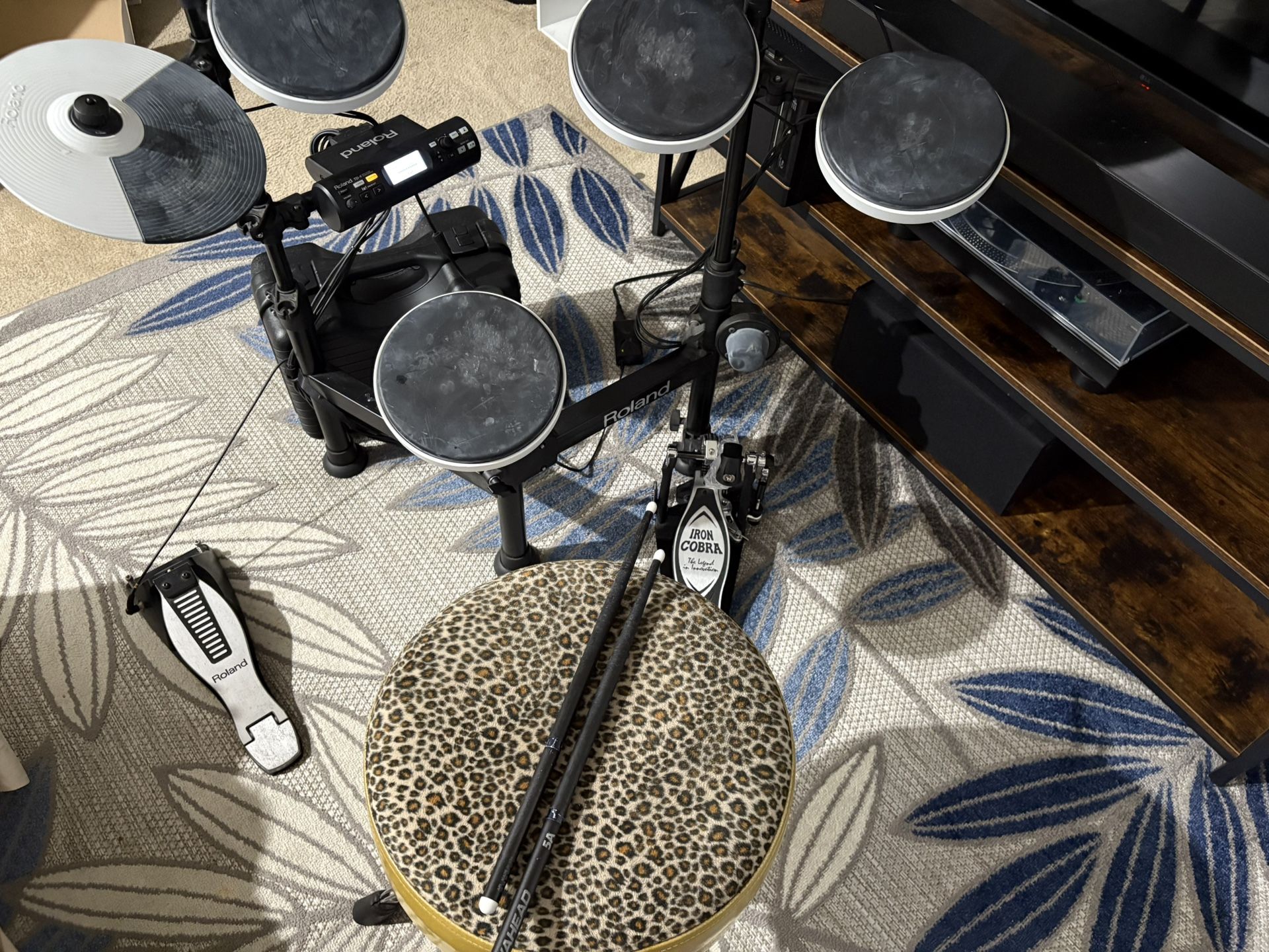 Roland TD-4 Electric Drum Set