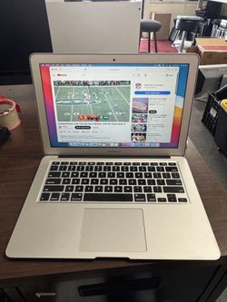 MACBOOK AIR LAPTOP **APPLE**COMES WITH CHARGER 