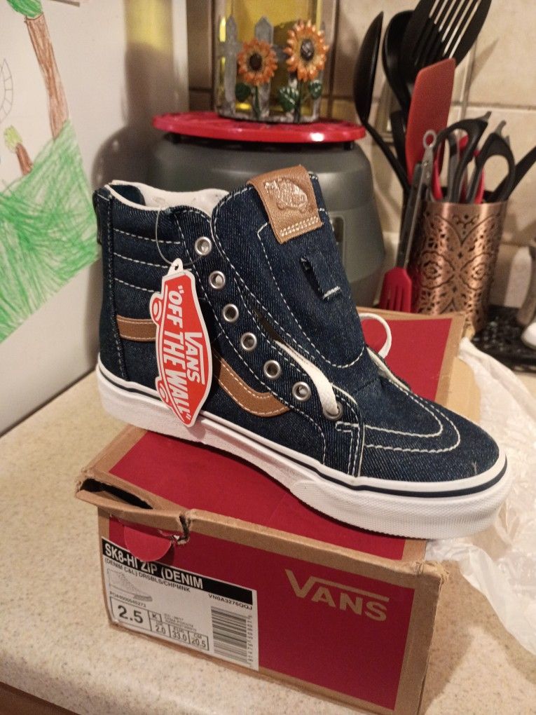 Tennis Shoes Van's