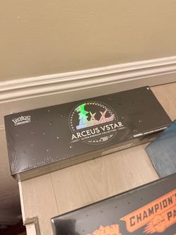 Arceus VSTAR Pokemon Ultra Premium Collection UPC