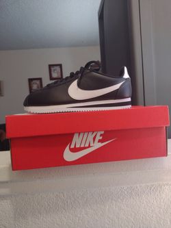 Women's classic cortez