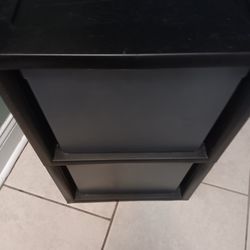 Plástico De 2 Gavetas, Alto 25",Ancho 18",Largo 16",Usado Buenas Condiciones 