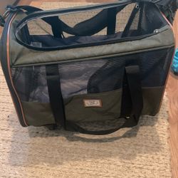 Dog/puppy Carrier With Wheels 