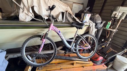 Huffy Avenue bike