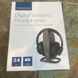 Insignia NS-HAWHP2 RF Wireless Over Ear headphones - Black