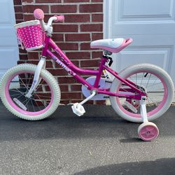 Girl’s Bike With Training Wheels 