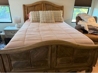 GORGEOUS SOLID WOOD SLEIGH BED FRAME