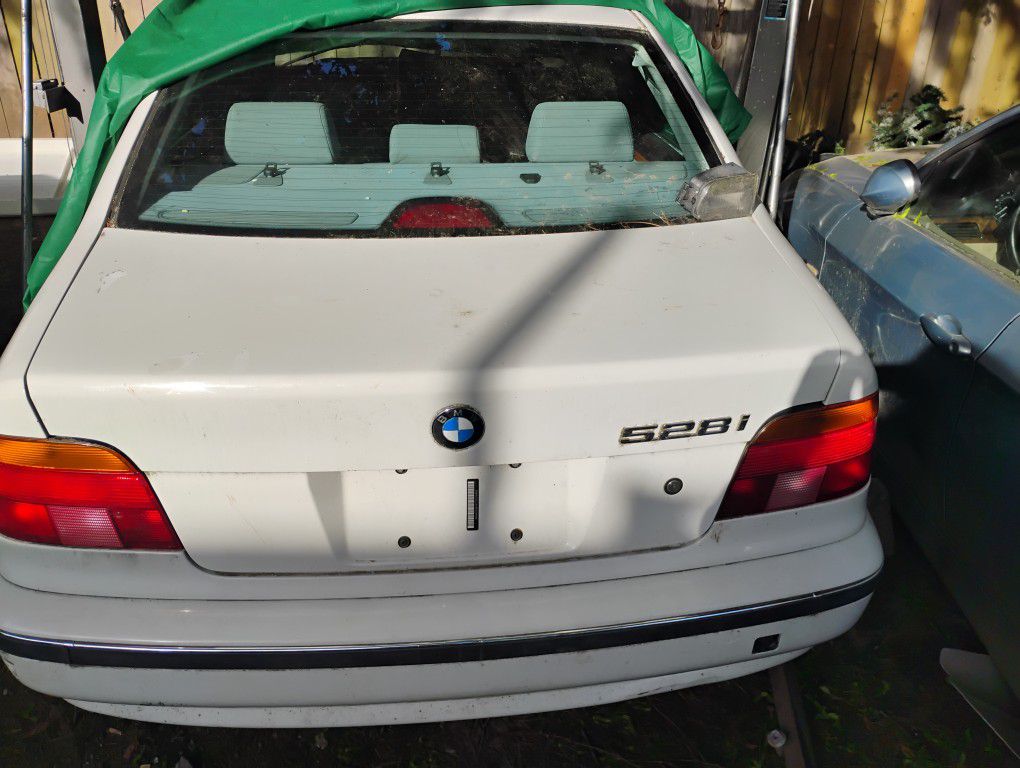 1999 BMW 528i **PARTS ONLY**