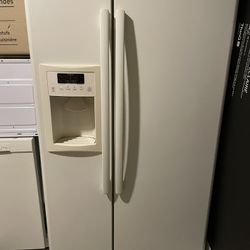 Bundle ($400 or $100 Each) Fridge, Microwave, Electric Stove, Dishwasher 