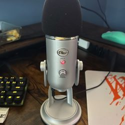 Blue Yeti Microphone (USB) 