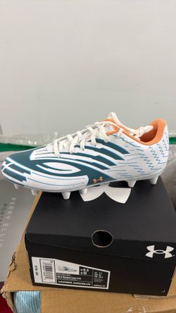 Soccer outdoor shoes