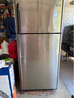 Frigidaire stainless refrigerator/freezer
