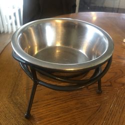 Aluminum Dog Bowl With Stand