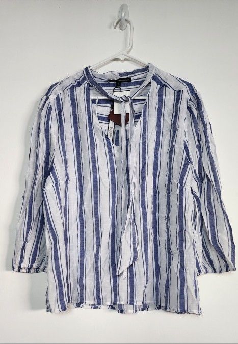 NWT Women's Blue And White Striped Shirt Size1X