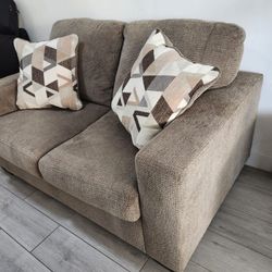 Beautiful Loveseat!! 