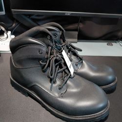NEW Work boots