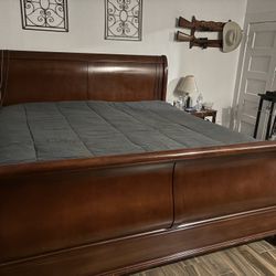 King Size Sleigh Bed & Double Dresser