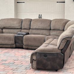 BROWN POWER RECLINER SECTIONAL COUCH IN GREAT CONDITION - DELIVERY AVAILABLE 🚚