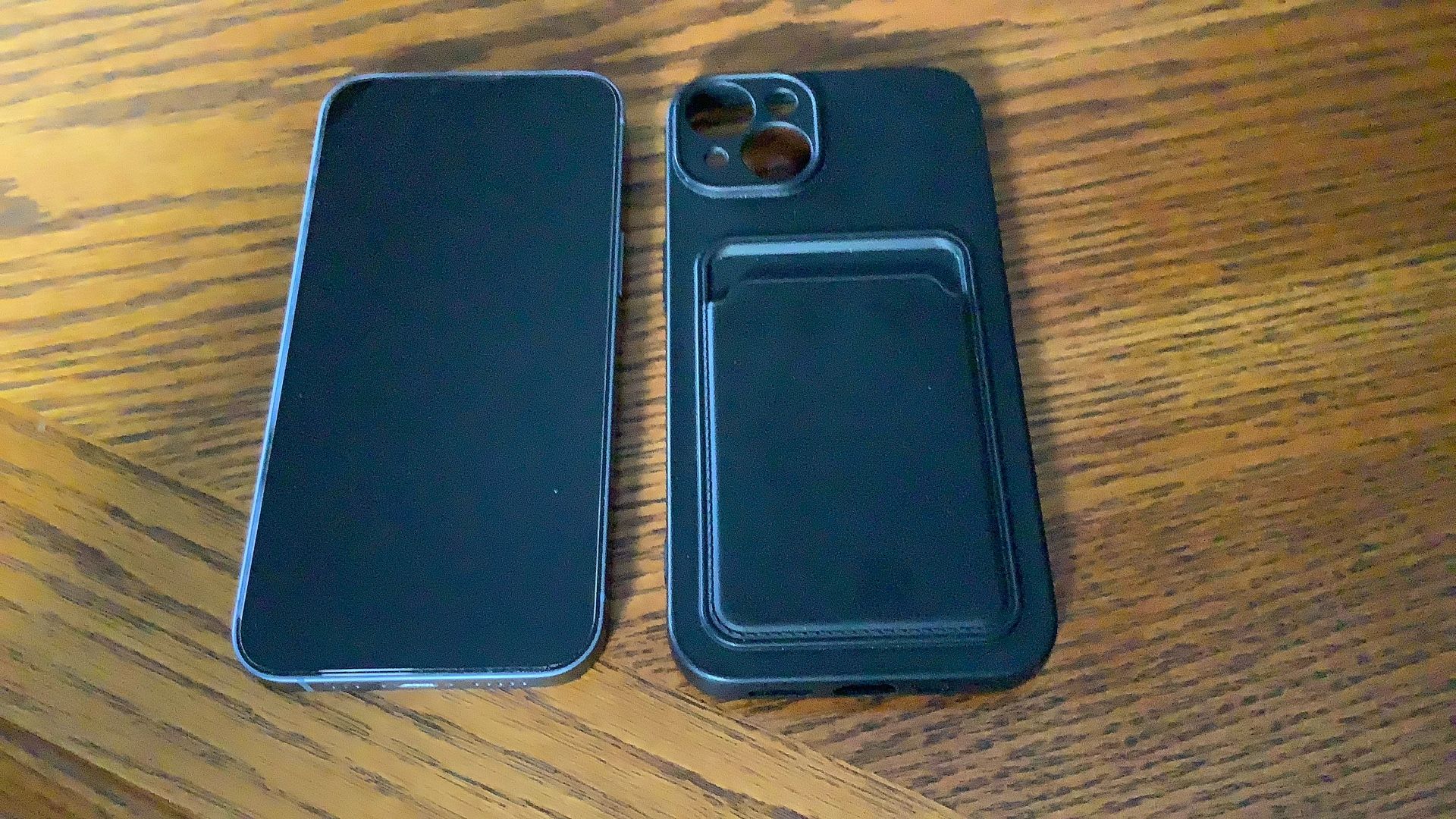 Apple I Phone 14 With Case