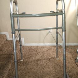 Foldable Ajustable Walker 