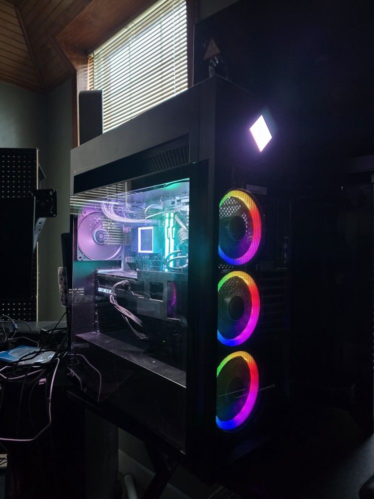 16 Core I7, RTX 4070Ti , 32GB of Ram, 1TB SSD Omen 45L water-cooled Gaming Desktop