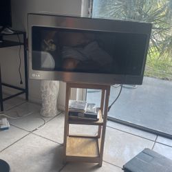 Large Microwave LG Only One Months Of Used I Will Acept Ofers 